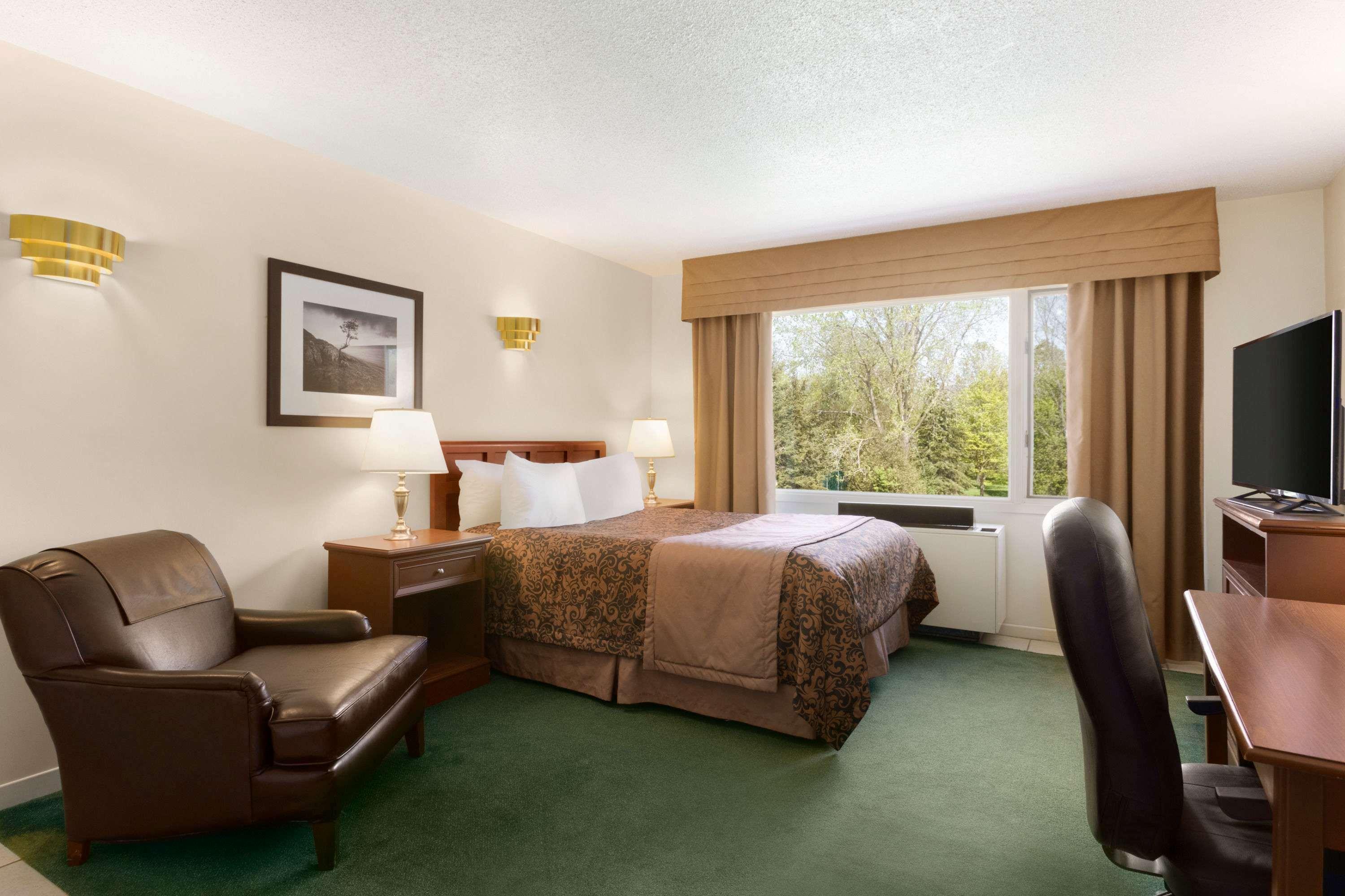Travelodge By Wyndham Simcoe Exterior foto