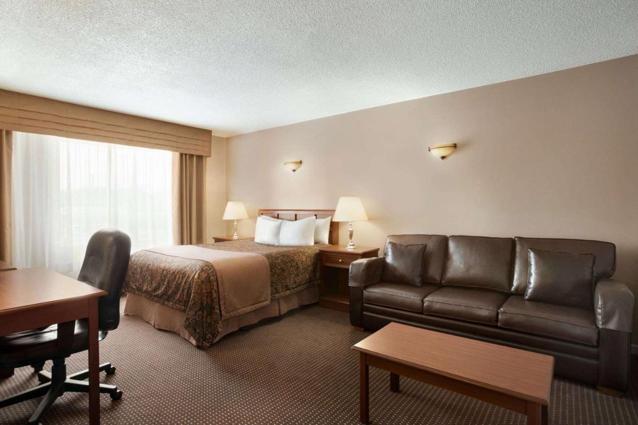Travelodge By Wyndham Simcoe Exterior foto